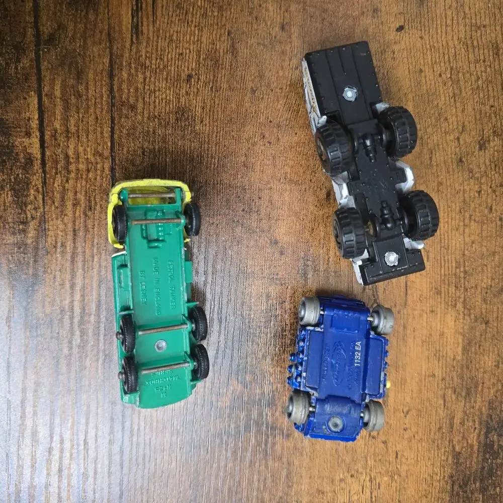 Matchbox car bundle of 3 vintage metal cars